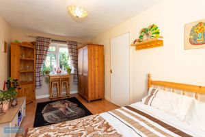 Bedroom- click for photo gallery